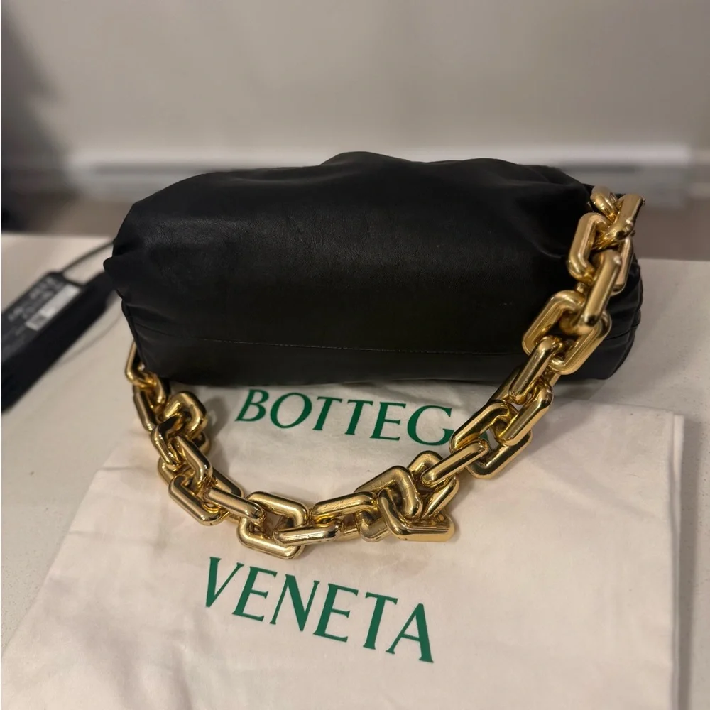 Bottega Veneta Black Leather Bag with Gold Chain - Picture 3 of 13